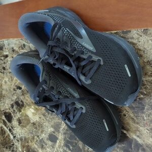 Brooks Ghost 14 women size 8 1/2 black